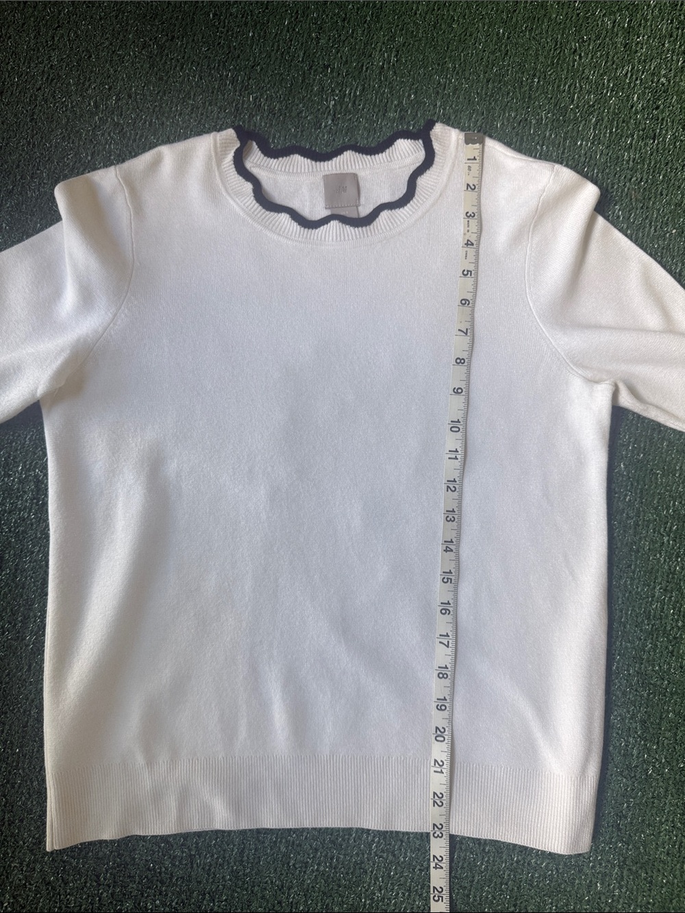 H&M White Sweater with Black Scalloped Trim - Picture 8 of 9